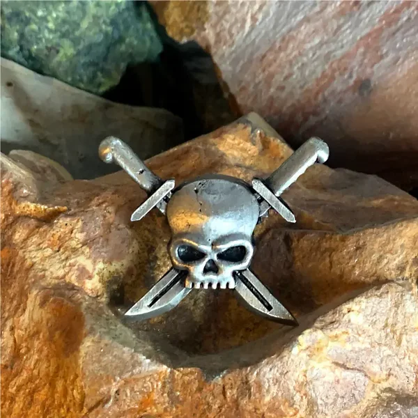Jungle Fighters Skull pin/badge
