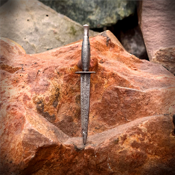 Royal Marine / Commando Dagger pin / badge