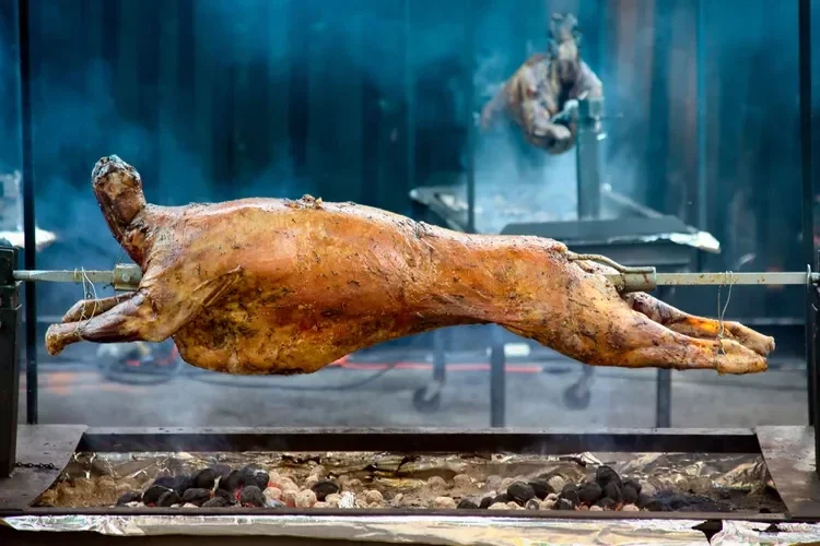 Whole Lamb  (Mamoe Kao)