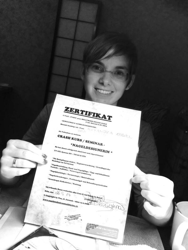 Fernkurs - Seminar zur Nageldesignerin