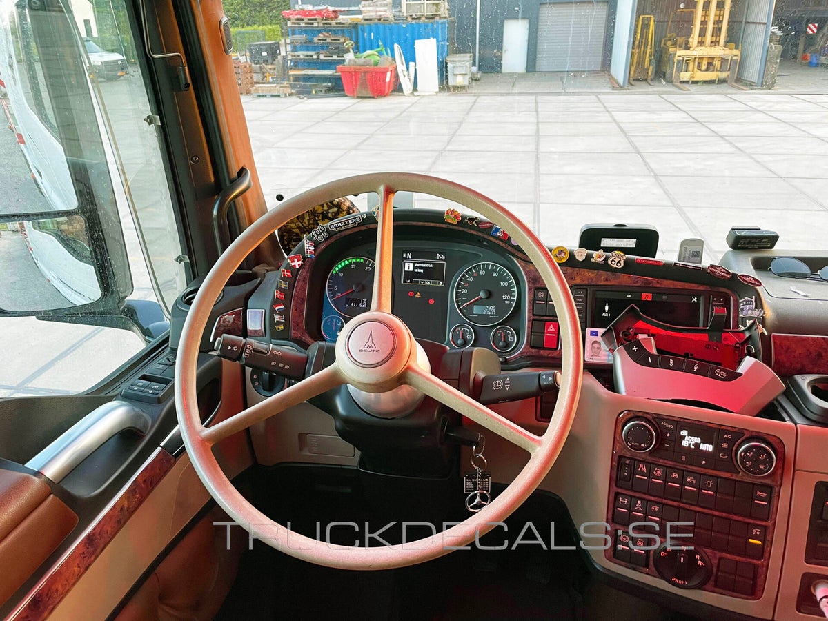 Covoras de bord rosu pentru MAN TGX I 06.06-09.21 F-CORE FD08 RED Covoras de bord rosu pentru MAN TGX I 06.06-09.21 F-CORE FD08 RED