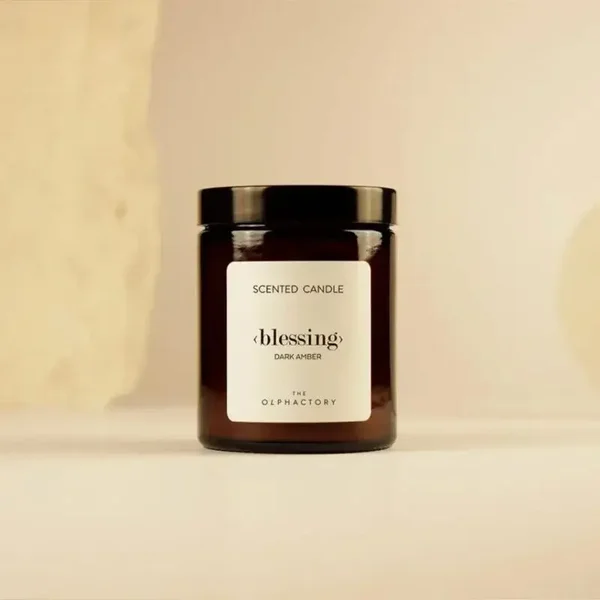 The Olphactory Luxe Geurkaars #blessing - dark amber (warm en kruidig met amber rozen violen musk)