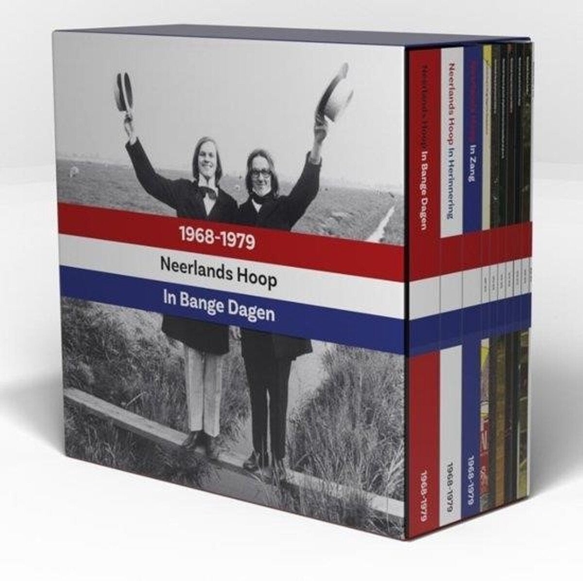 CD Freek De Jonge - Neerlands Hoop, In Bange Dagen (DVD) Box met 3 Boeken, 9 DVD's, 3 CD's en EP
