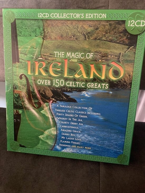 CD 12 stuks in box lp formaat -The magic of Ireland -over 150 celtic greats