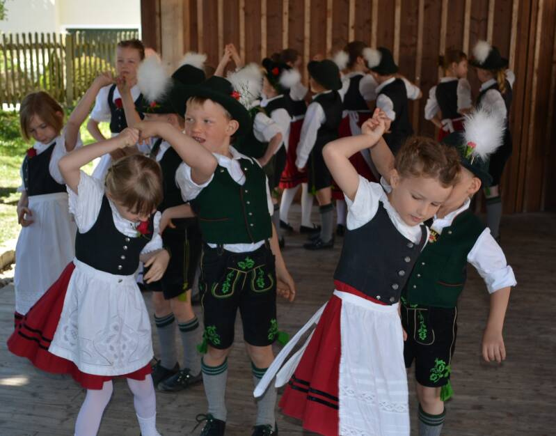 Maibaumaufstellen in Antersdorf