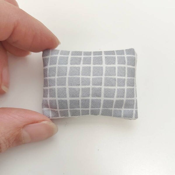 Kussentje Grijs / Wit Checks