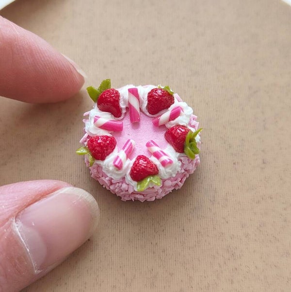 Taartje roze met aardbeien