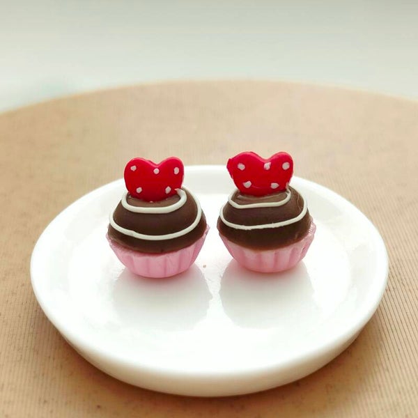 Roze choco cupcakes met rood hartje