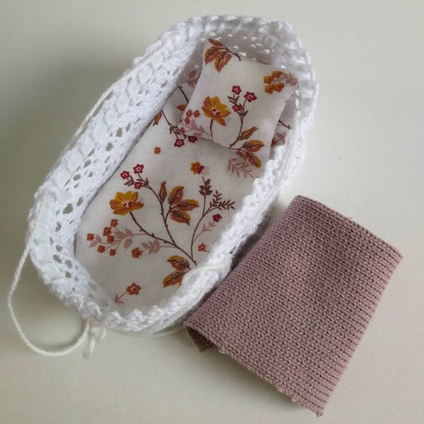 Hangwiegje 1:12 incl. Beddengoed en kussentje