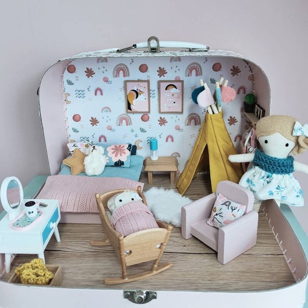 Poppenhuis Koffertje Evi