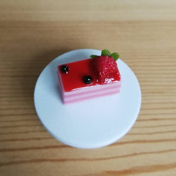 Gebakje Aardbei met saus