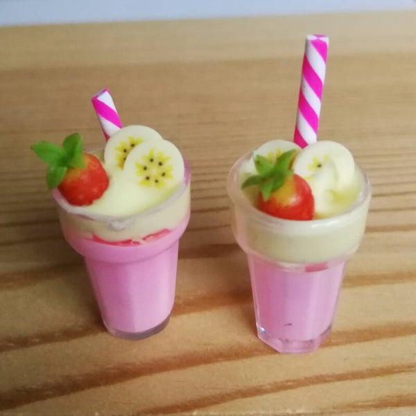Smoothie roze geel banaan aardbei  (per stuk)