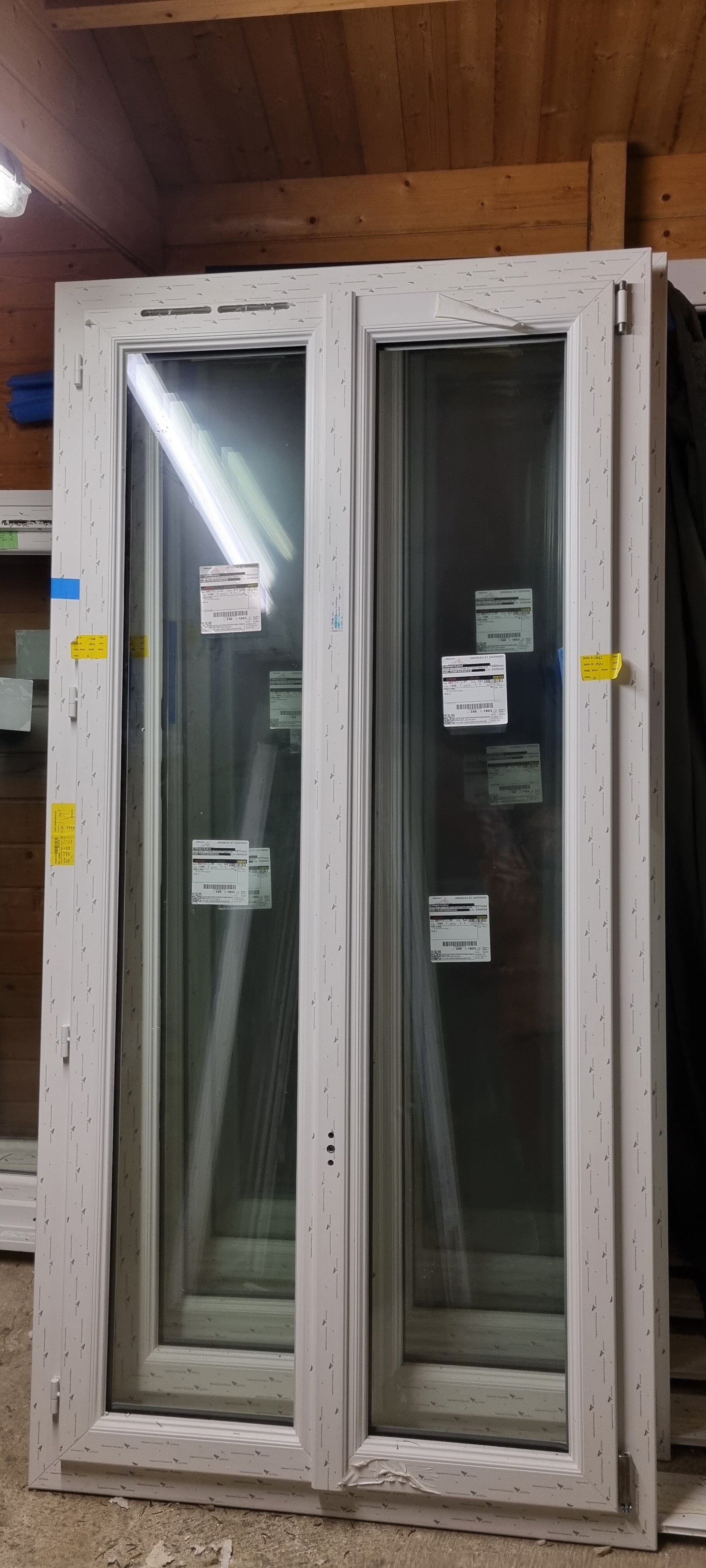 5 Fenêtre oscillo-battant pvc de marque Janneau