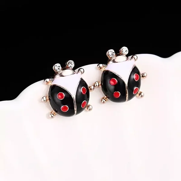 Boucles d'oreilles à tige rétro mignonnes coccinelle noir