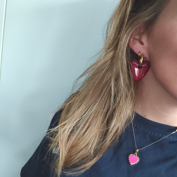 Charlotte hearts red