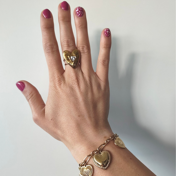 Amore ring