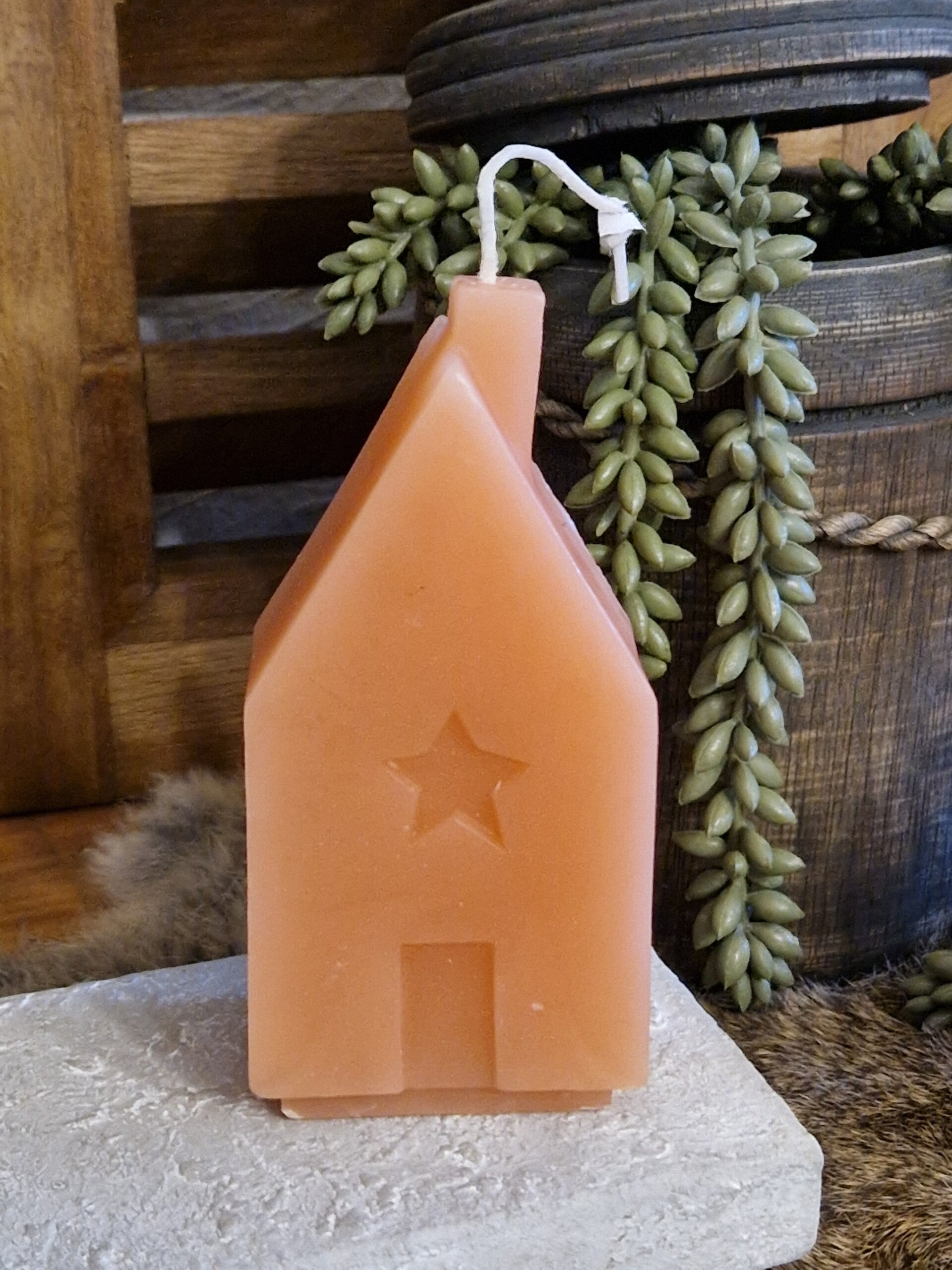 Kaars Huis  Gr        Sandstone     11.5  cm