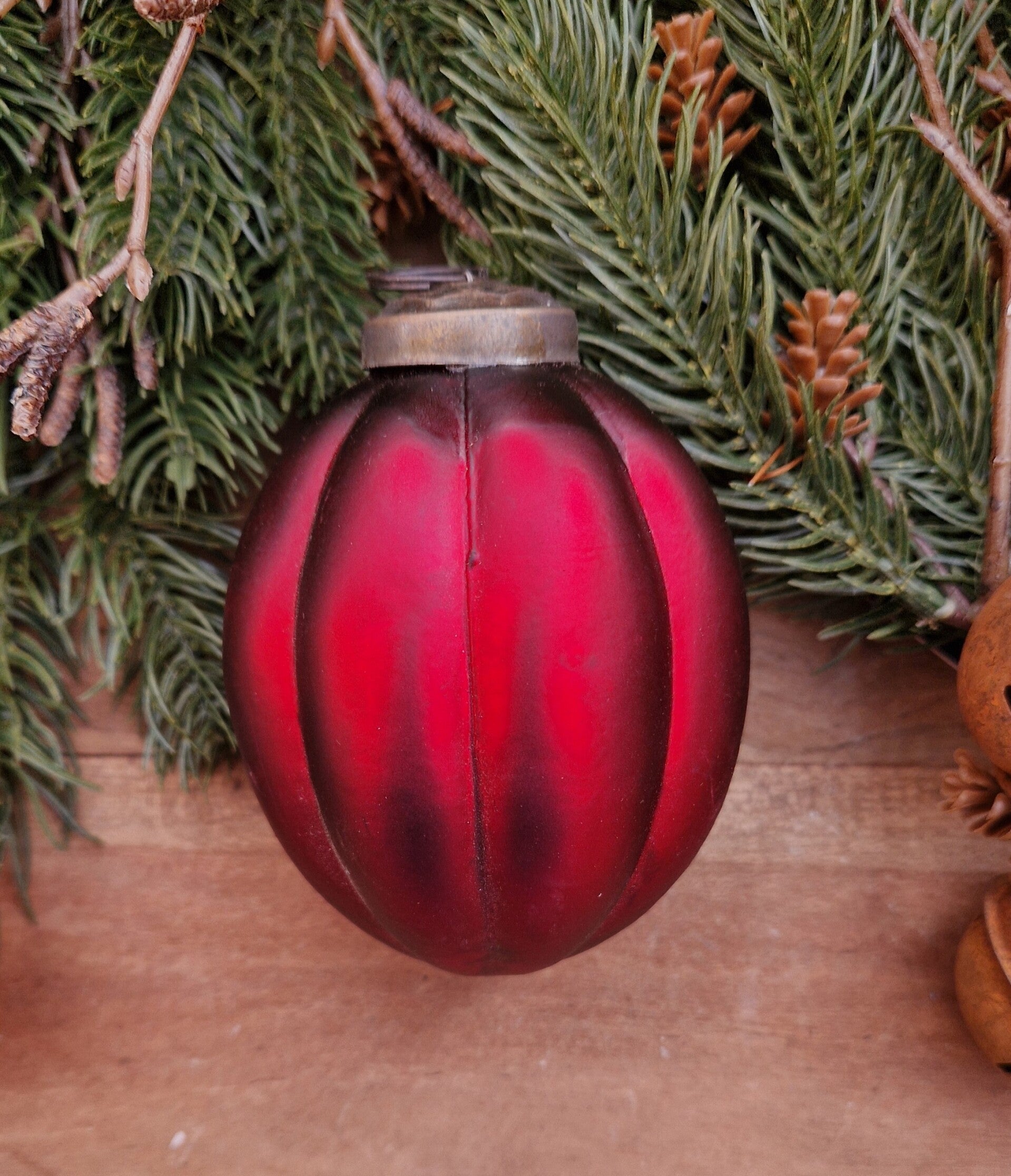 6472 Kerstbal Burgundy