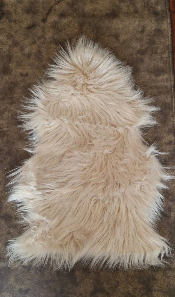 Angora Vacht   Créme ± 40 cm