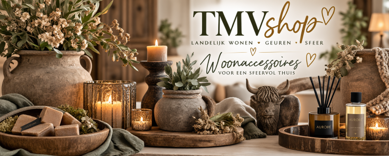 Landelijke woonaccessoires, teakhouten meubelem en sfeervolle woondecoratie en geuren.