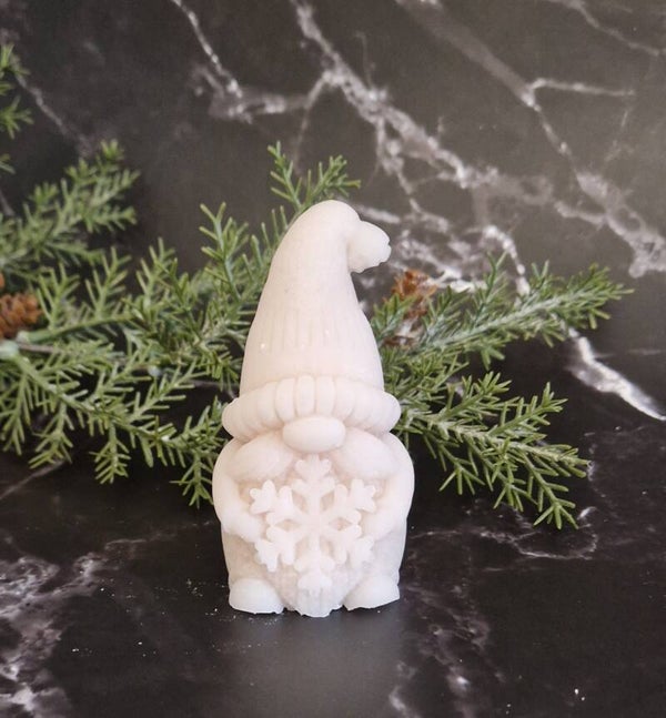 Pre -  Order Gnoom met Sneeuwvlok   4 stuks