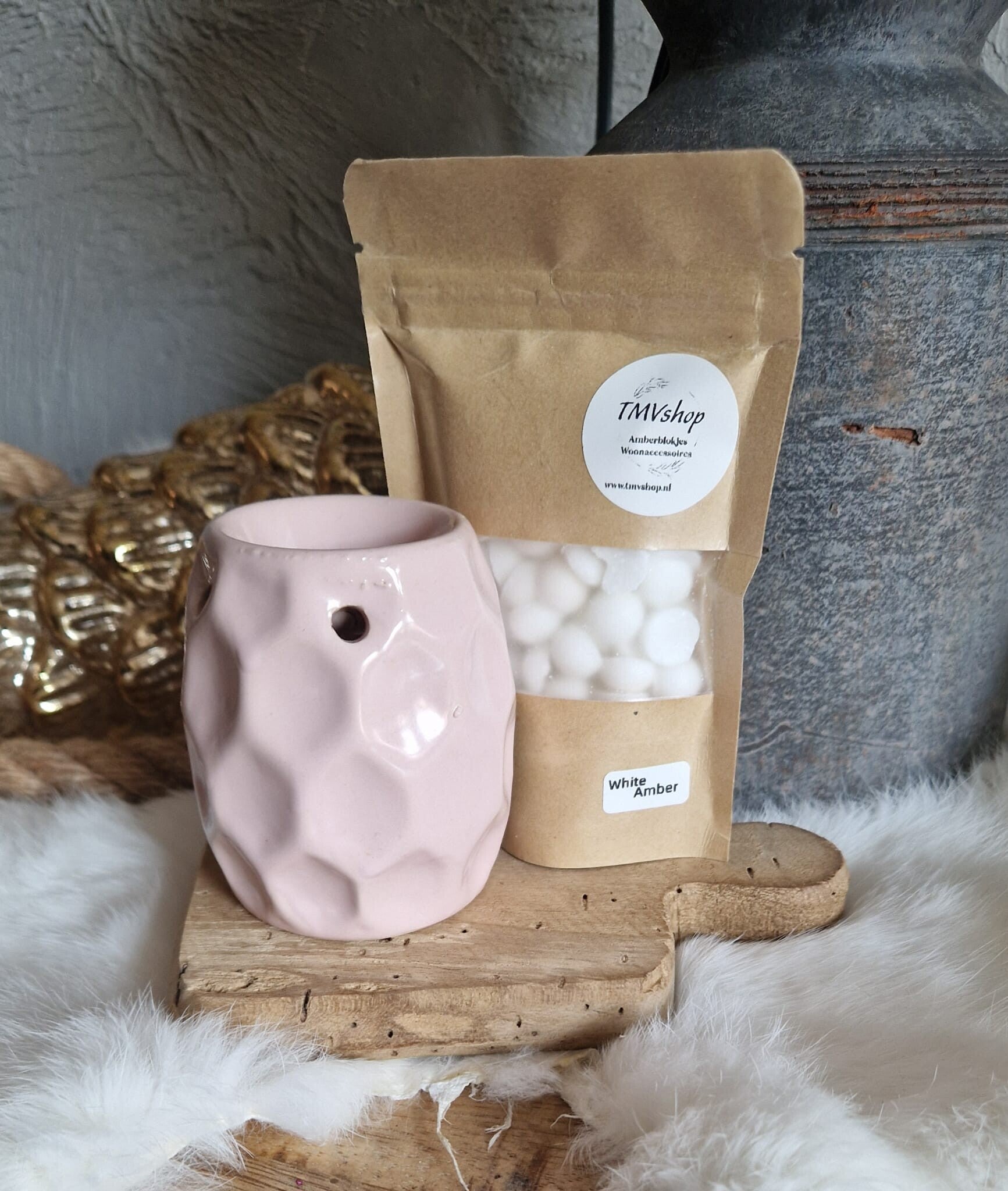 Cadeau Set met geurbrander roze met plankje White Amber