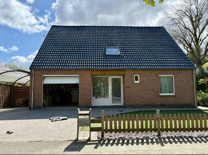 Reinigen en coaten dak Brasschaat