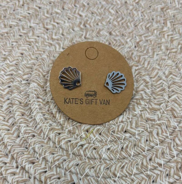 Shell stud earrings