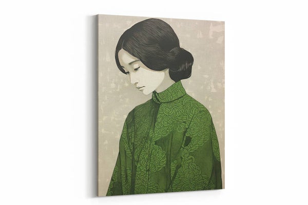Vrouw in groene kimono met neergeslagen blik