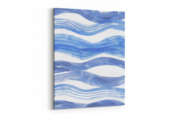 Een artistiek golvend patroon in blauw en wit, geïnspireerd door oceaangolven