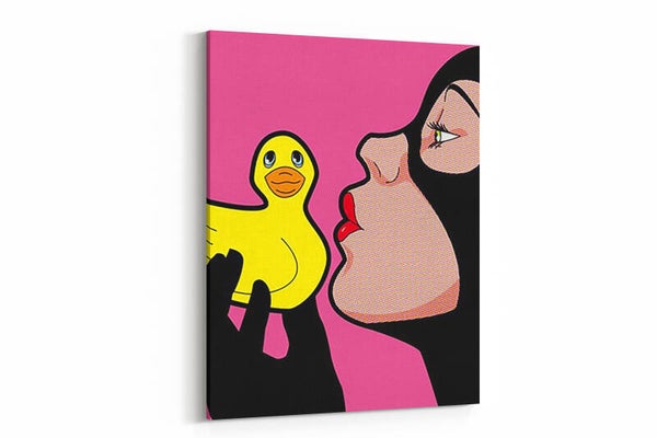 Vrouw met gele badeend