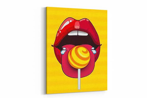 Een gedurfd en speels pop-art beeld van lippen met een lolly