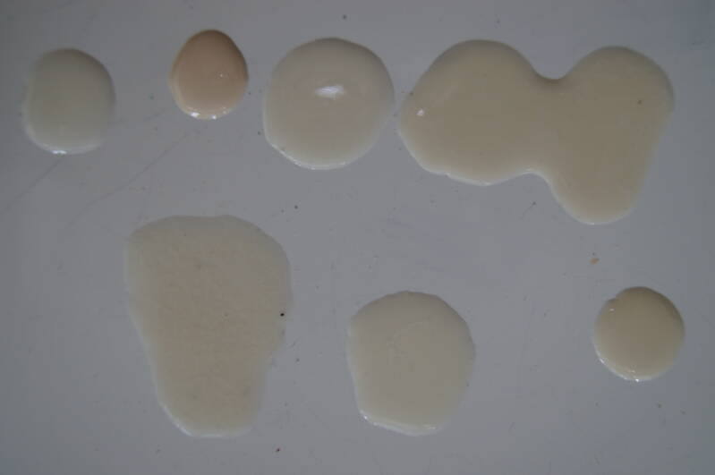 Diverse kleurmogelijkheden om de malletjes met kunststof te vullen.