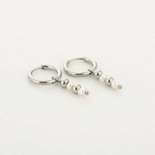 Oorbellen dots and pearl zilver