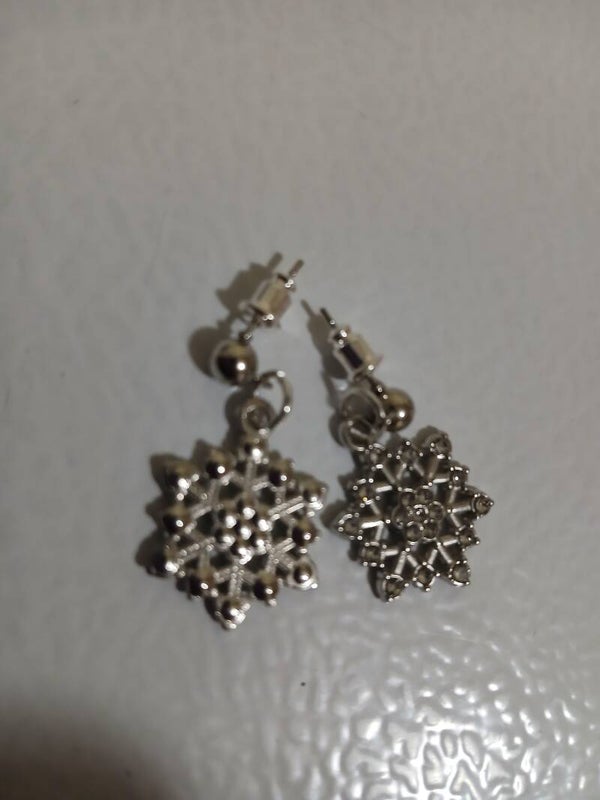 Holiday Christmas Post with Snowflake Silver