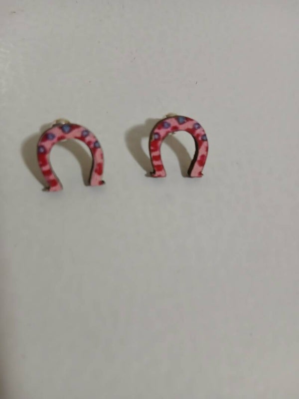 Post Horseshoes Pink