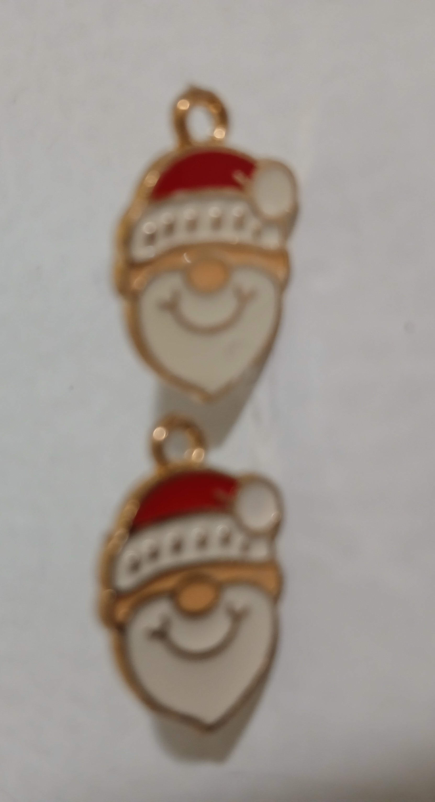 Holiday Christmas Posts Santa Narrow Face0