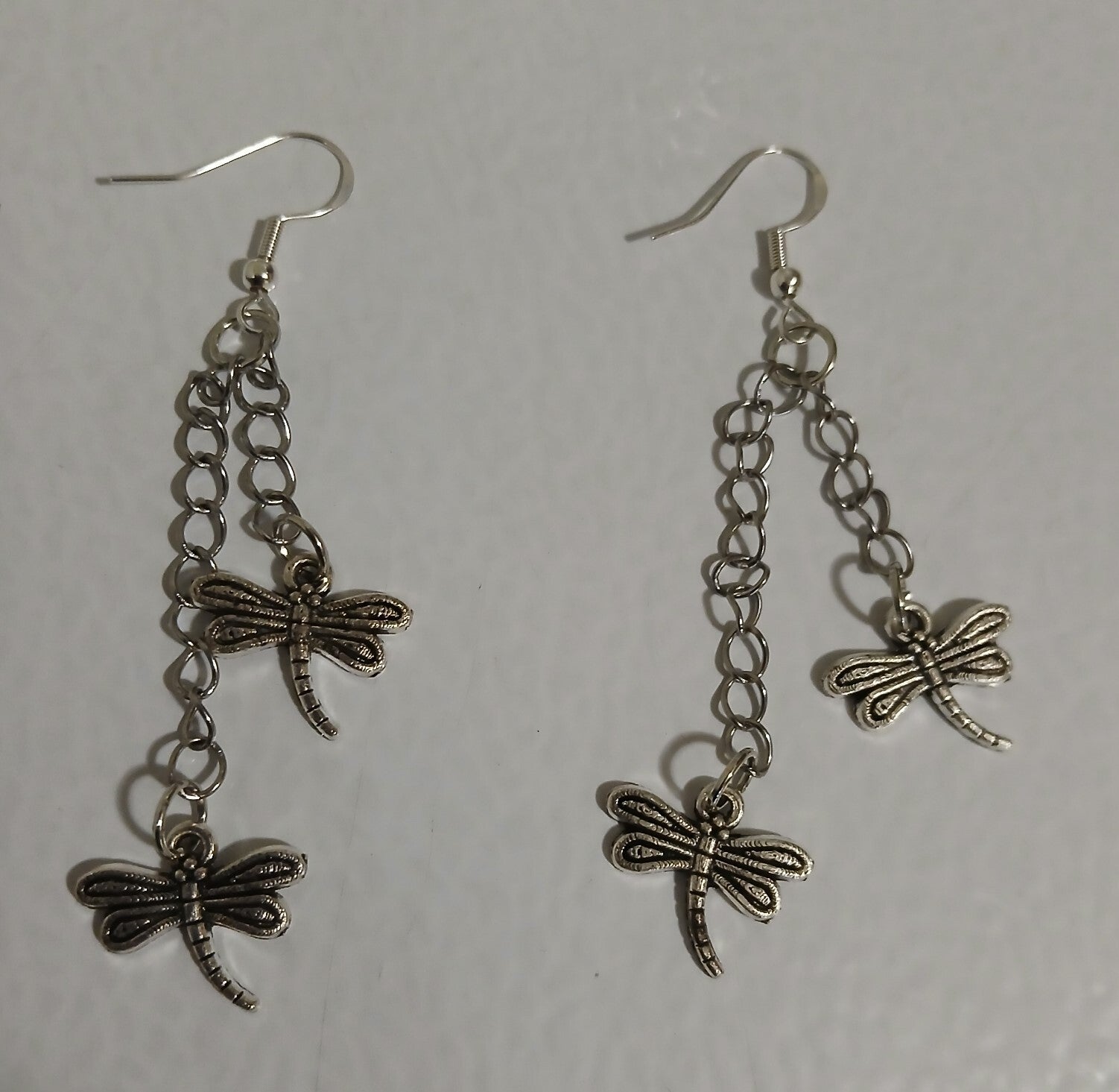 Dangle Chain Dragonfly Slightly curved tail