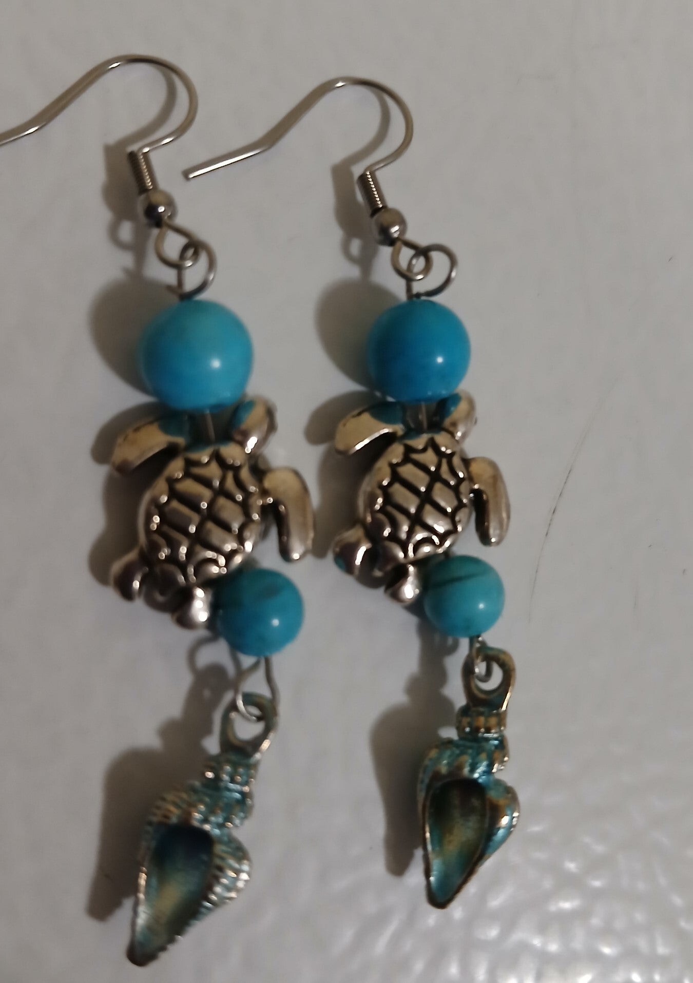 Dangle: Shell Turquoise with silver Turtle