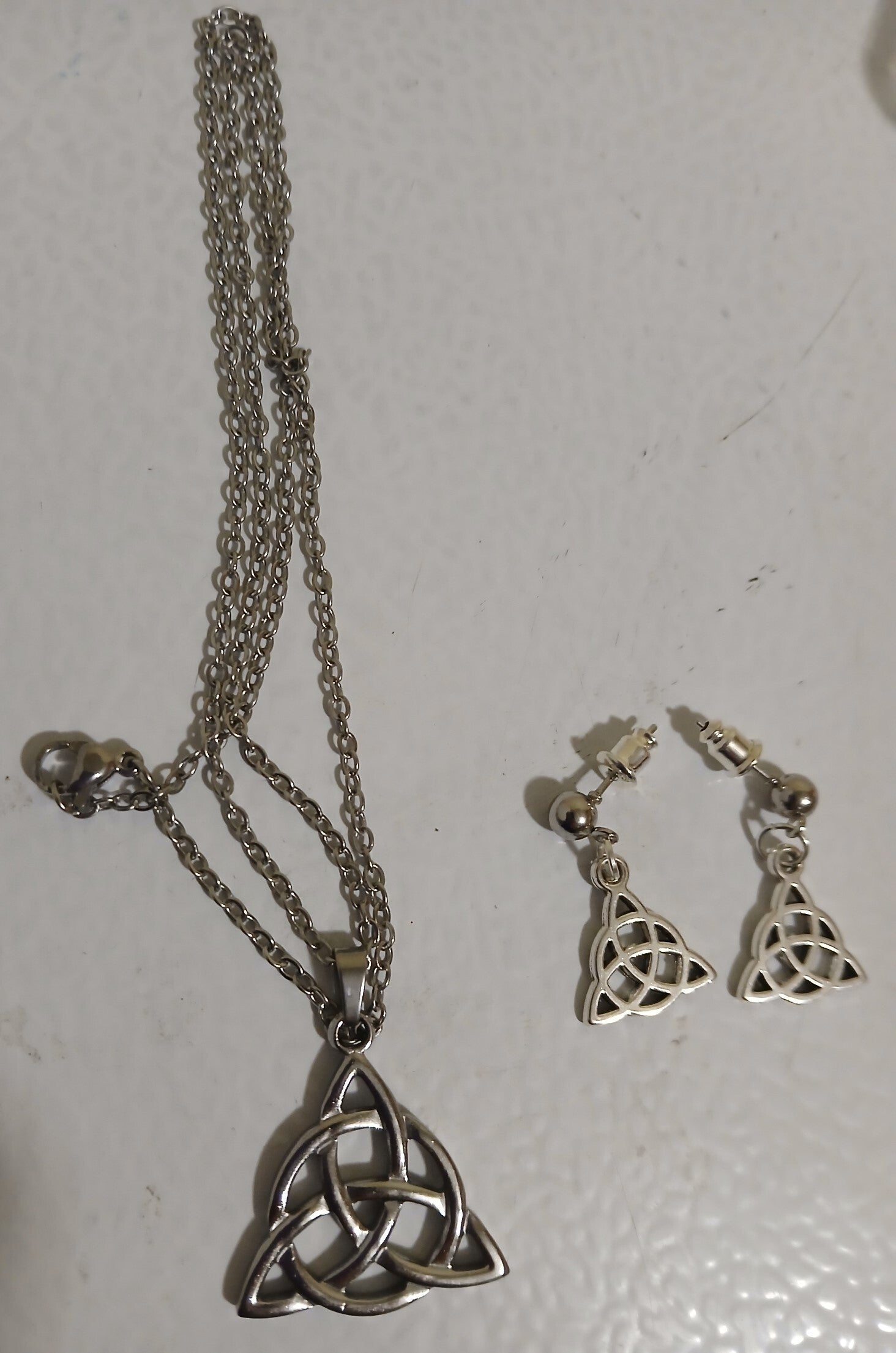 Neckchain set Celtic knot for luck