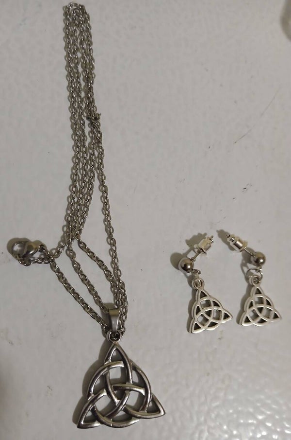 Neckchain set Celtic knot for luck