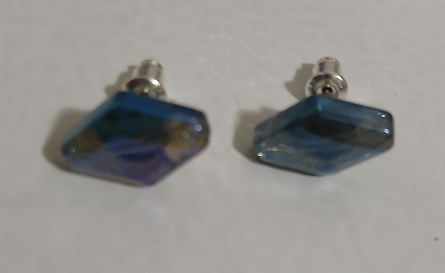 Post Blue Diamonds