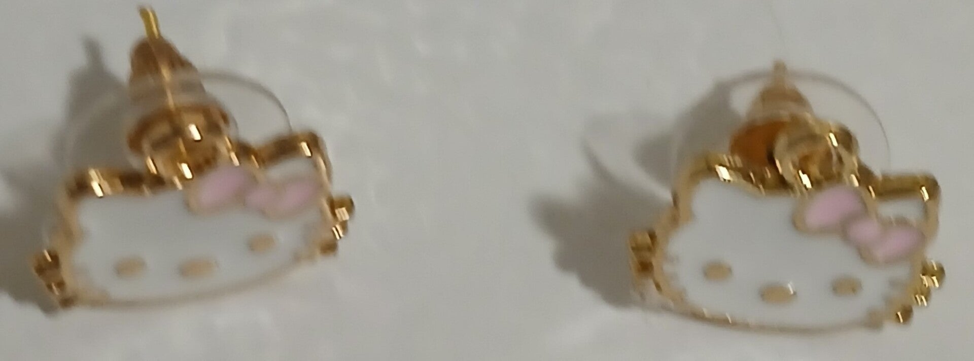 Post Hello Kitty with Pink Bow