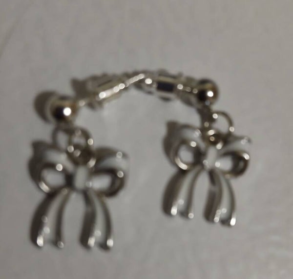 Post with Bow White Silver