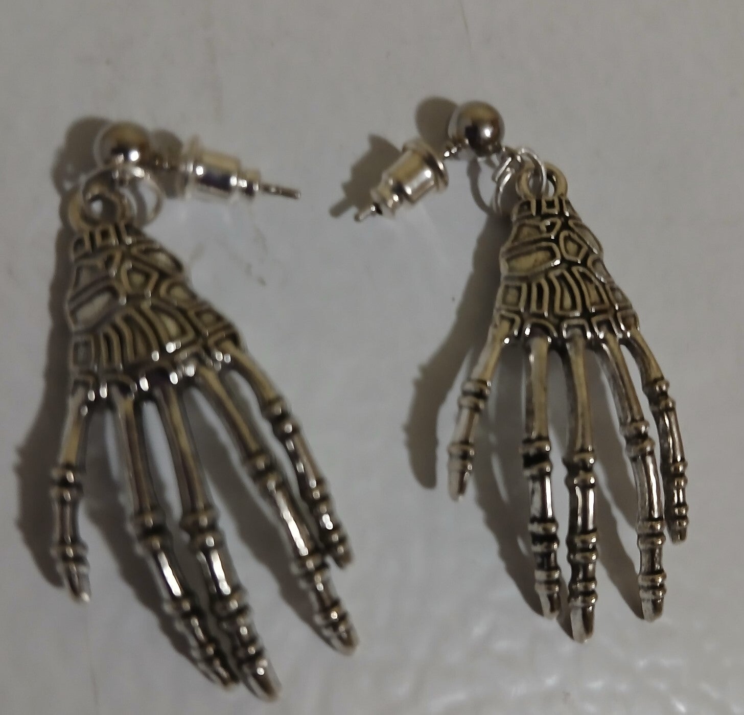 Posts wtih (Goth) Hands