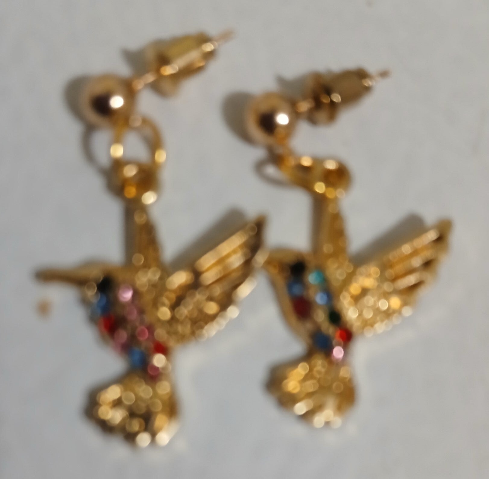 Posts with Hummingbirds Gold and colored crystals