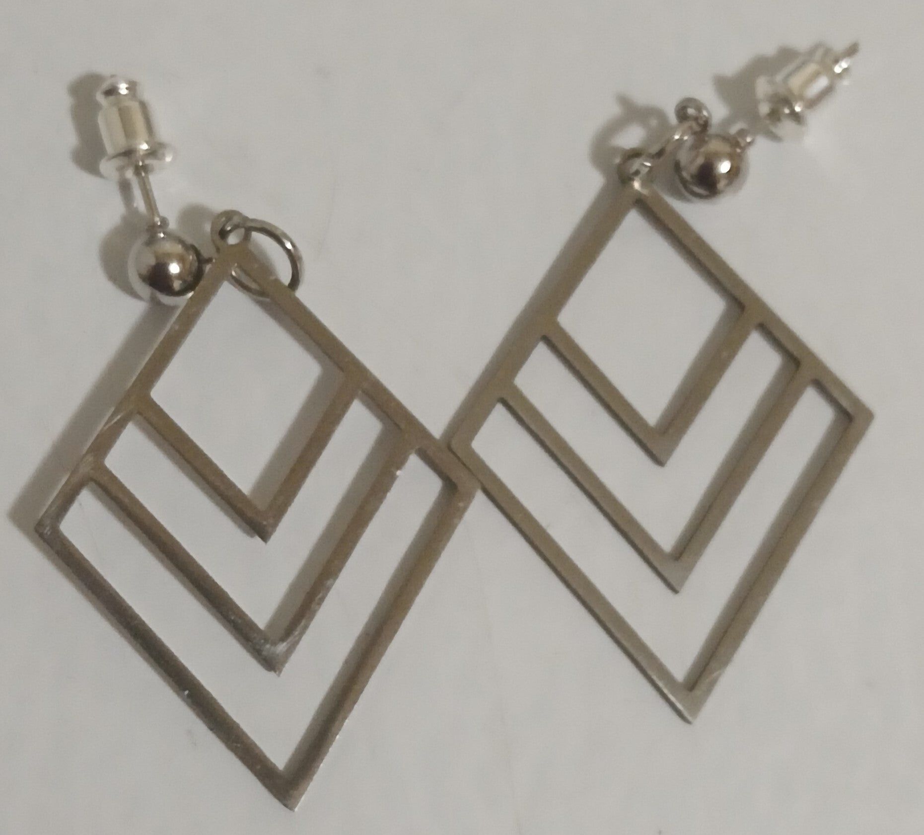 Posts with Silver Diamonds