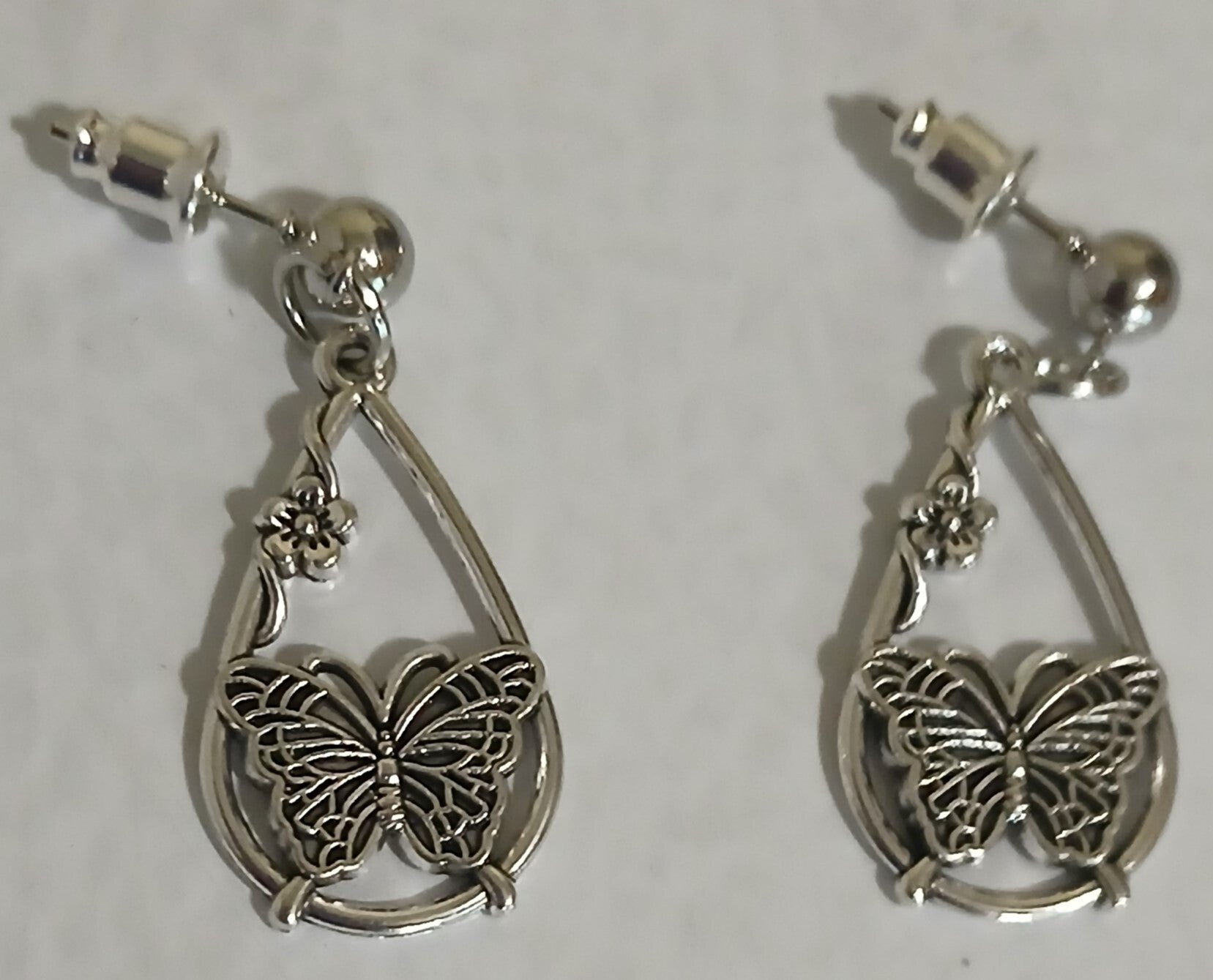 Posts with Butterfly Teardrop