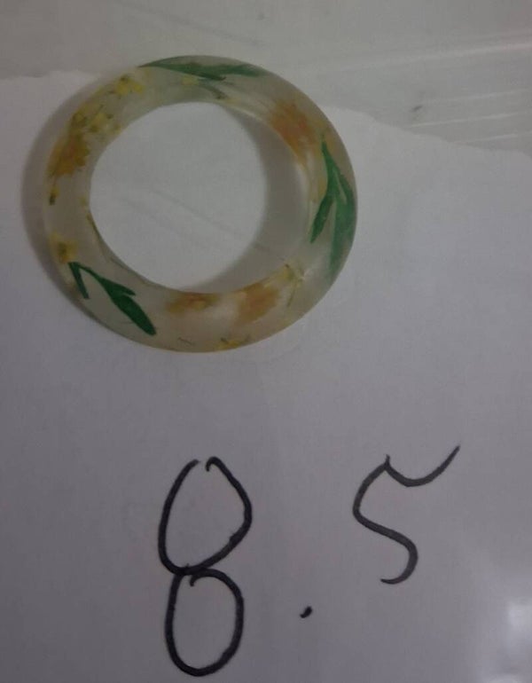 Resin Ring Yellow Flowers and Leaves 8.5