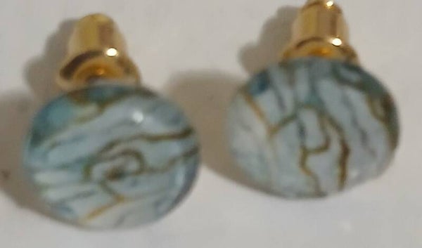 Stud Light Blue Round